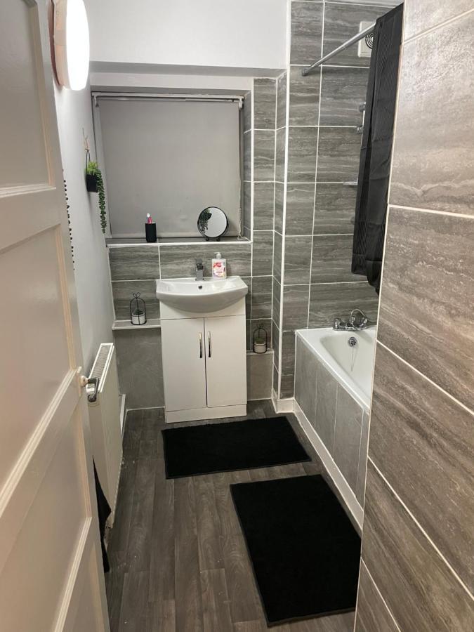 Lovely 2Bedroom 4Mins From Wimbledon Station London Exterior photo
